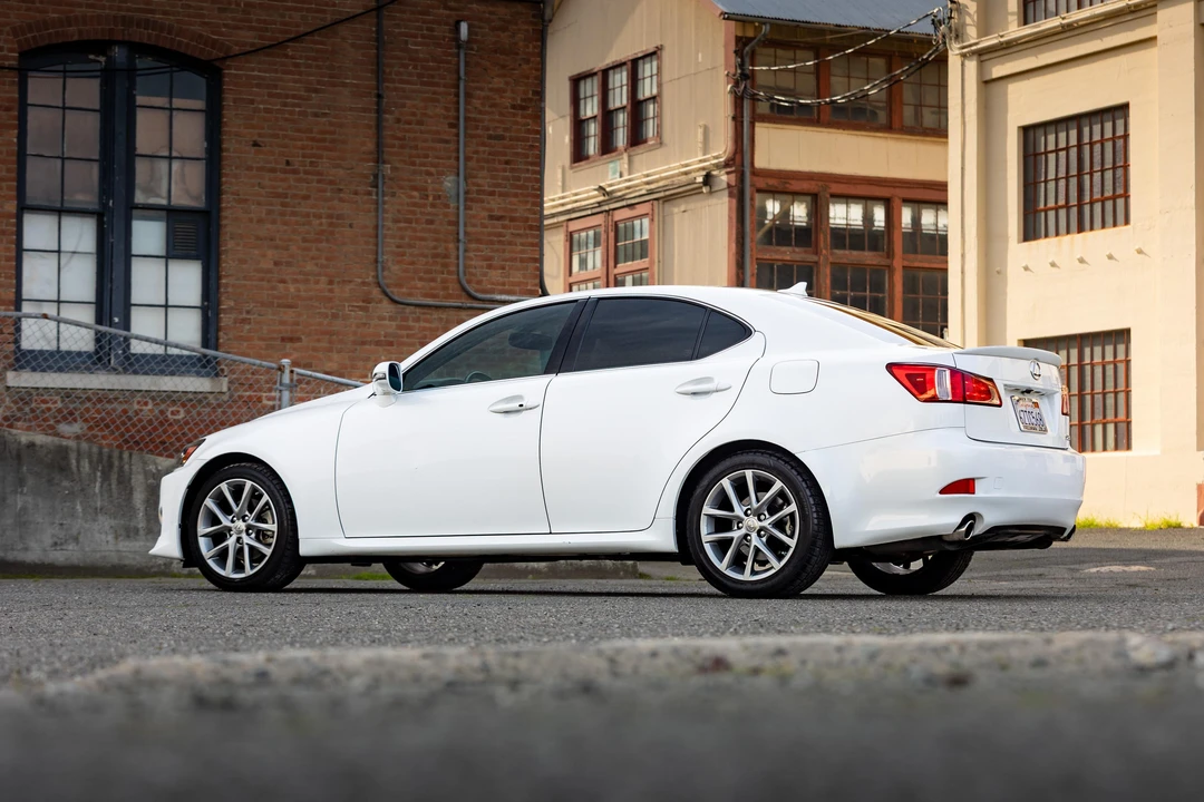 2013 Lexus IS 2nd Gen - Image 17 of 31