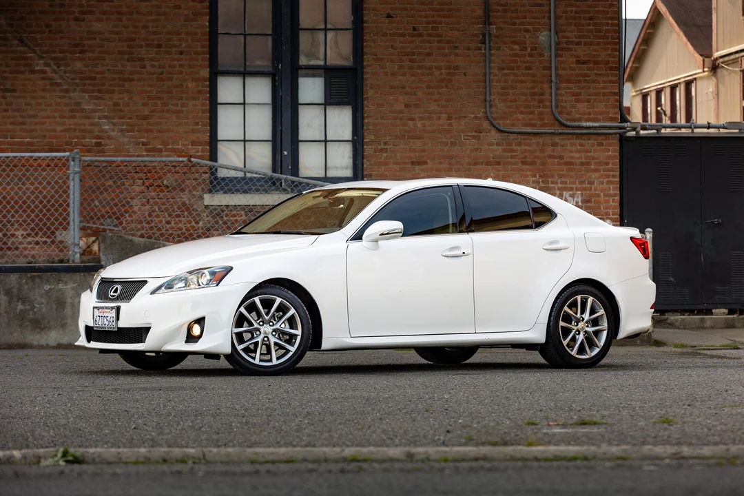 2013 Lexus IS 2nd Gen - Image 14 of 31