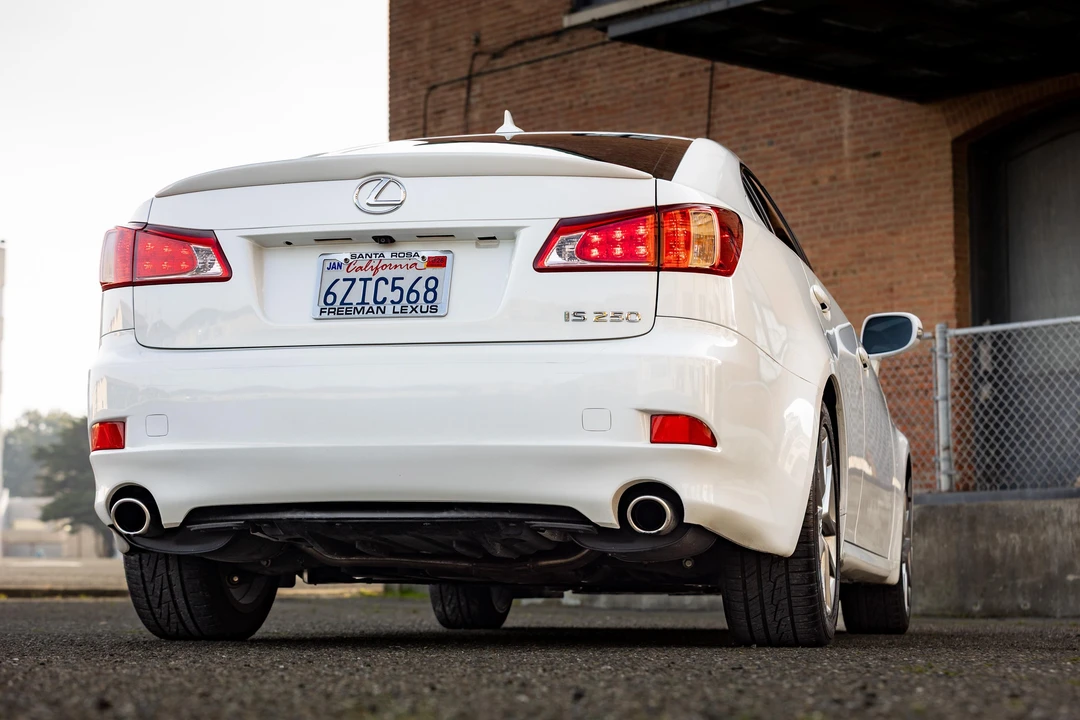 2013 Lexus IS 2nd Gen - Image 29 of 31