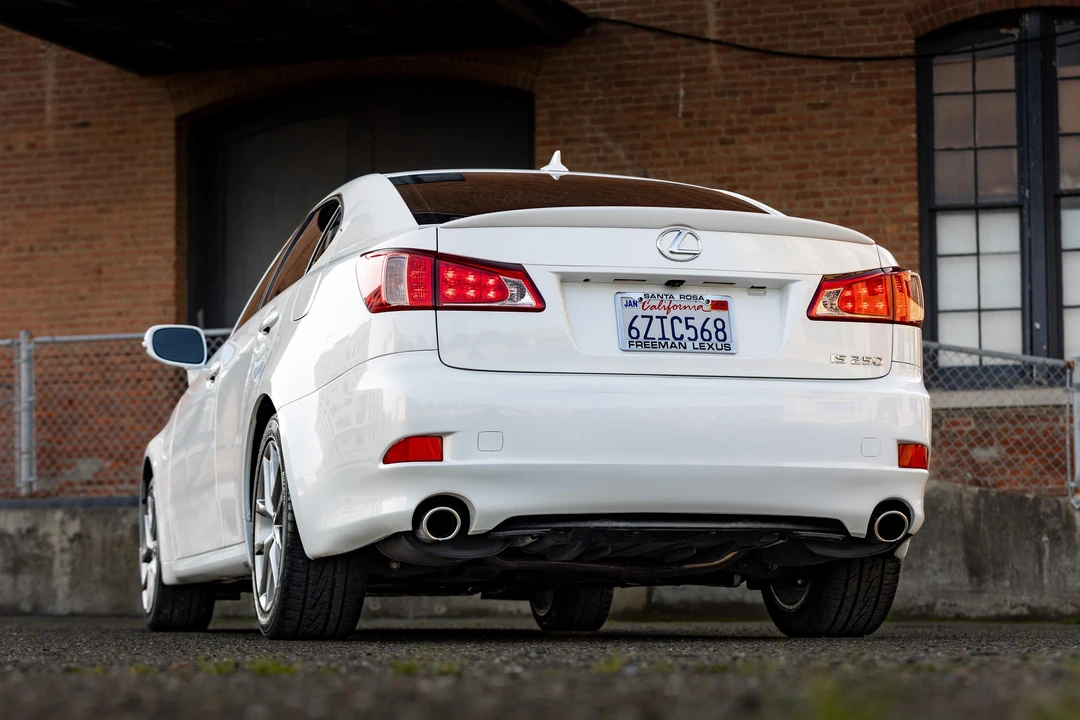 2013 Lexus IS 2nd Gen - Image 26 of 31