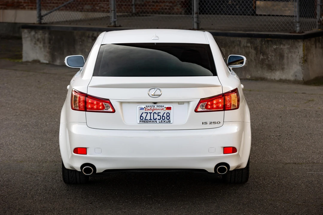 2013 Lexus IS 2nd Gen - Image 27 of 31