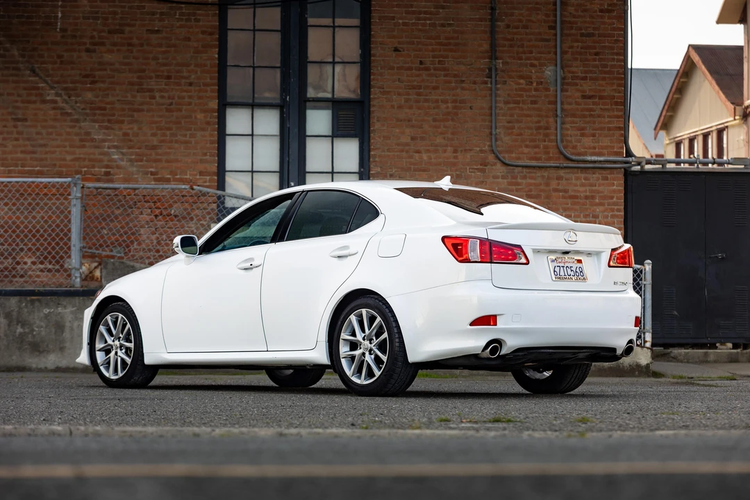 2013 Lexus IS 2nd Gen - Image 19 of 31