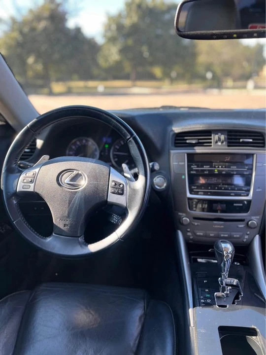2013 Lexus IS 2nd Gen - Image 10 of 12