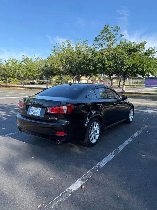2013 Lexus IS 2nd Gen - Image 4 of 12