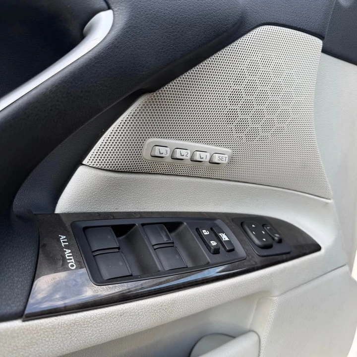 2013 Lexus IS 2nd Gen - Image 19 of 20