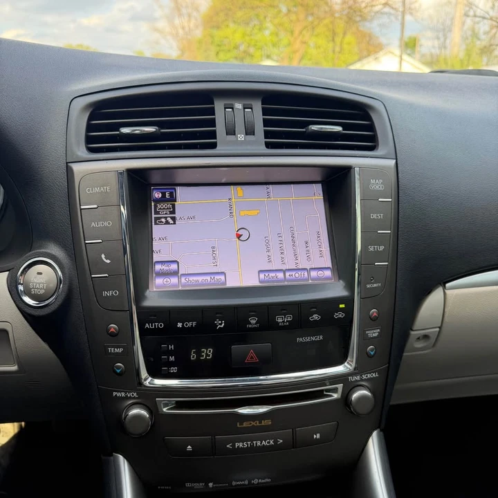2013 Lexus IS 2nd Gen - Image 15 of 20