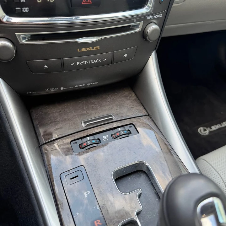 2013 Lexus IS 2nd Gen - Image 17 of 20