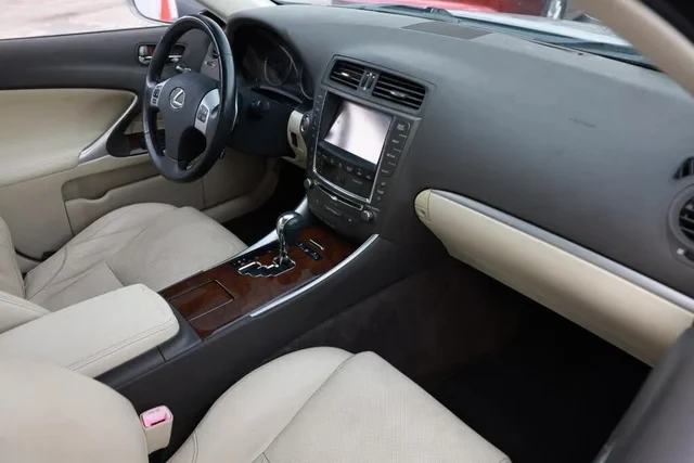 2013 Lexus IS 2nd Gen - Image 18 of 19