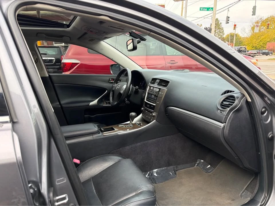 2013 Lexus IS 2nd Gen - Image 16 of 18