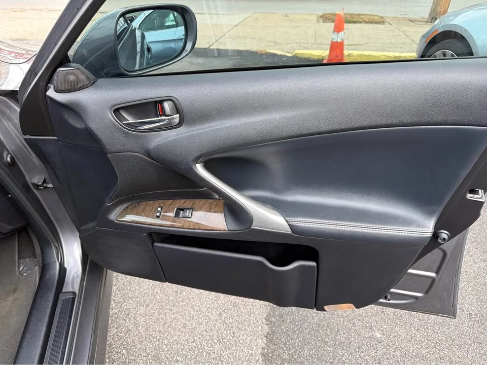 2013 Lexus IS 2nd Gen - Image 17 of 18