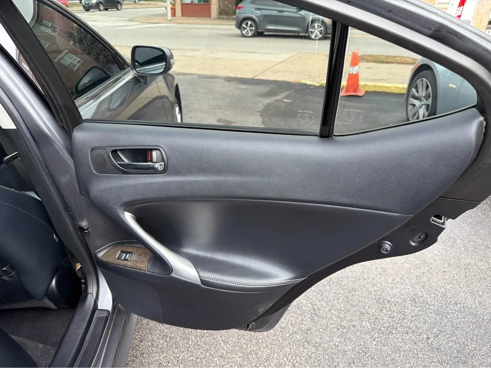 2013 Lexus IS 2nd Gen - Image 15 of 18