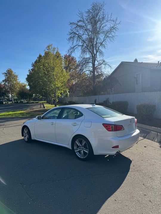 2013 Lexus IS 2nd Gen - Image 4 of 16
