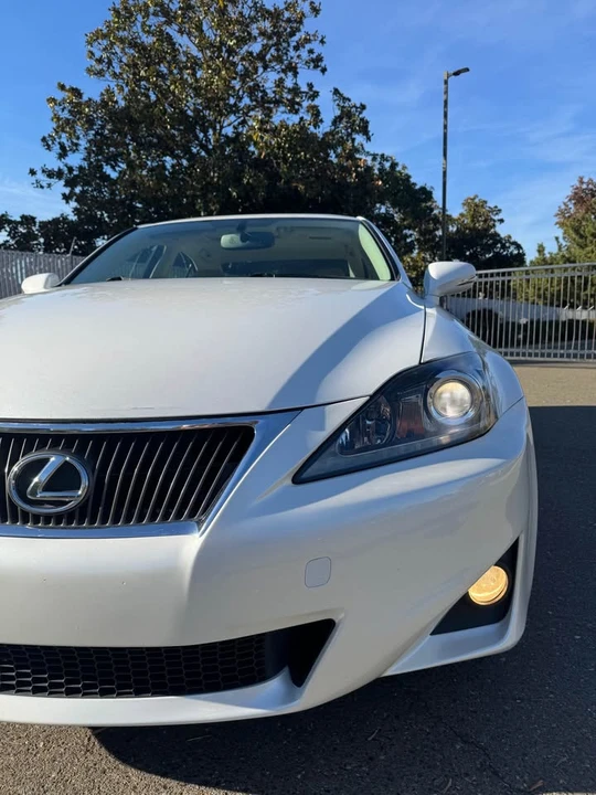 2013 Lexus IS 2nd Gen - Image 9 of 16