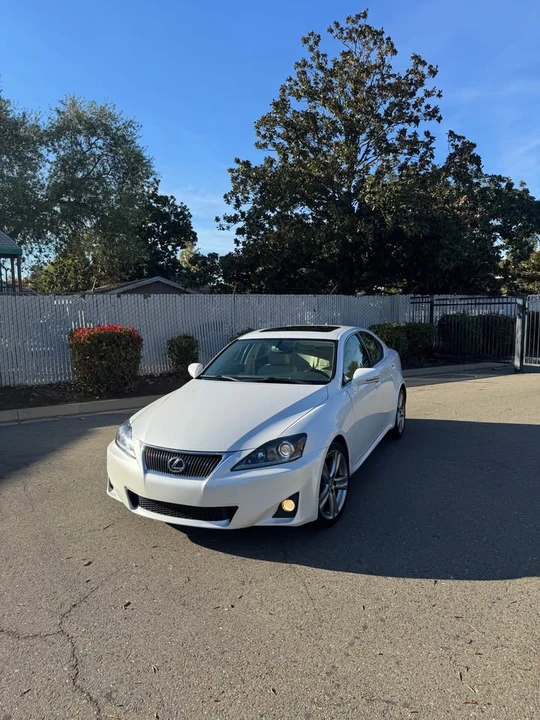 2013 Lexus IS 2nd Gen - Image 2 of 16
