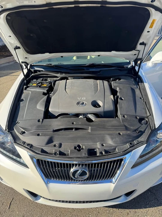 2013 Lexus IS 2nd Gen - Image 15 of 16