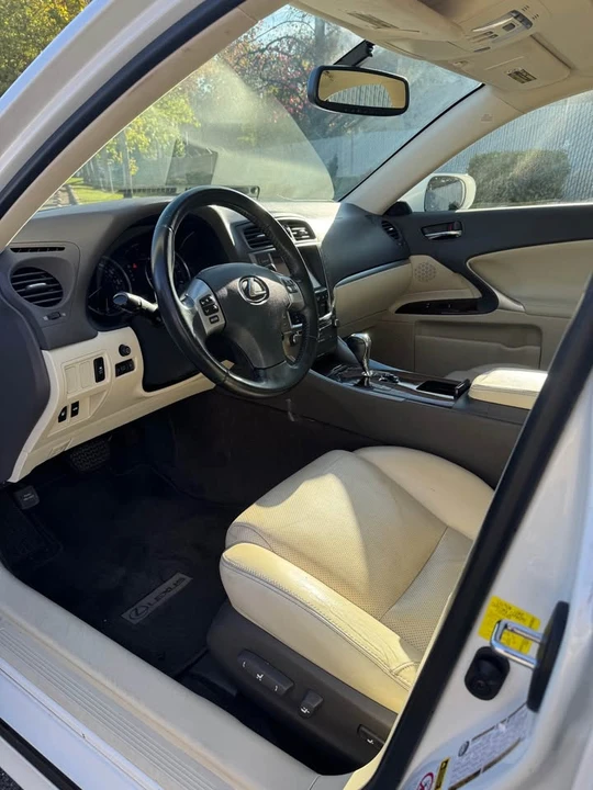 2013 Lexus IS 2nd Gen - Image 11 of 16