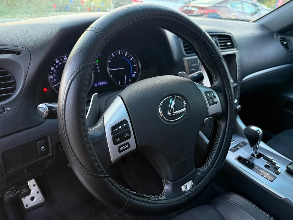 2013 Lexus IS 2nd Gen - Image 8 of 13
