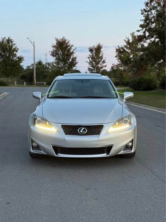 2013 Lexus IS 2nd Gen - Image 4 of 19