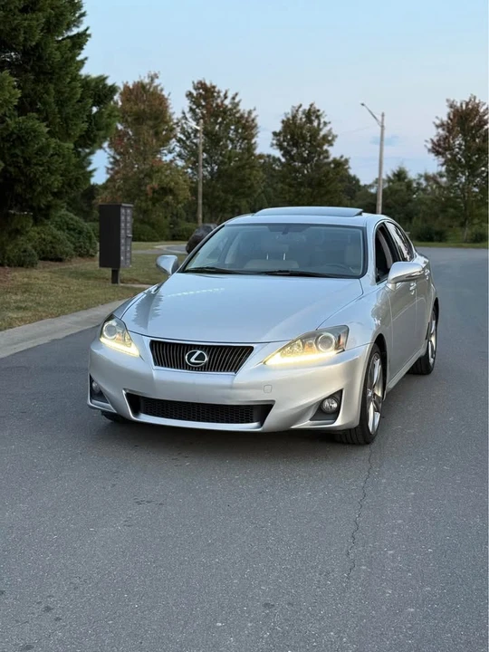 2013 Lexus IS 2nd Gen - Image 5 of 19