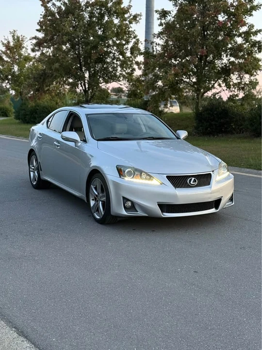 2013 Lexus IS 2nd Gen - Image 18 of 19