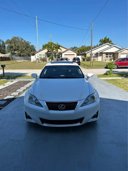 2013 Lexus IS 2nd Gen - Image 5 of 12
