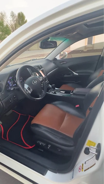 2013 Lexus IS 2nd Gen - Image 5 of 20