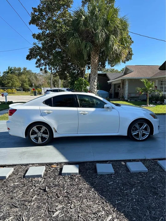 2013 Lexus IS 2nd Gen - Image 4 of 12