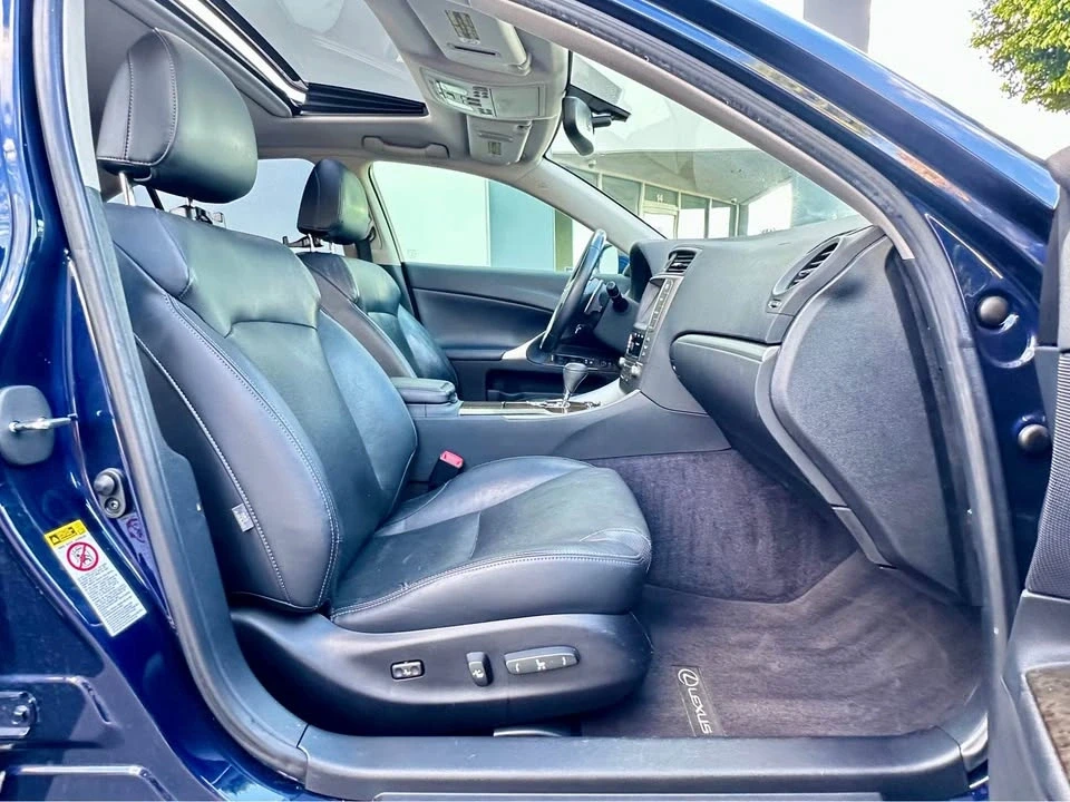 2013 Lexus IS 2nd Gen - Image 14 of 17