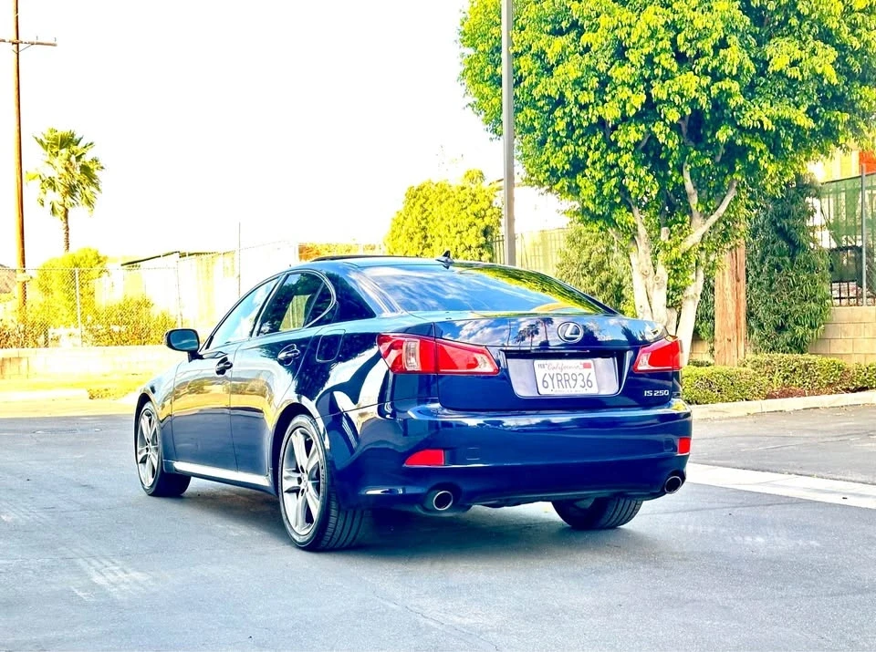 2013 Lexus IS 2nd Gen - Image 4 of 17