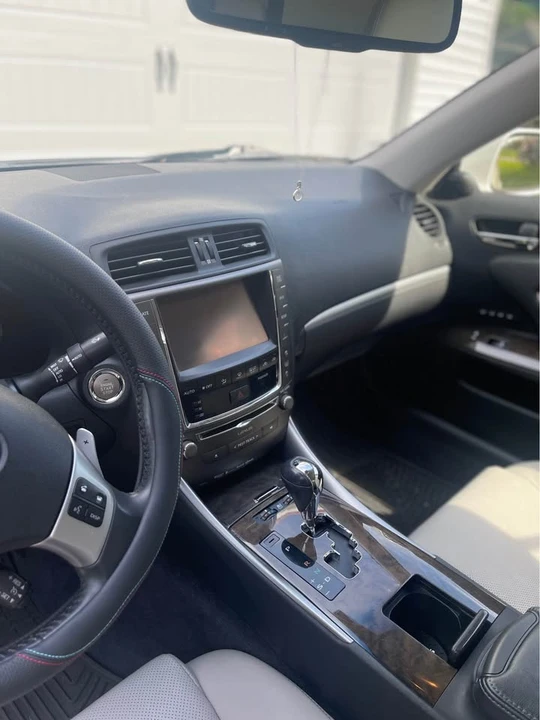 2013 Lexus IS 2nd Gen - Image 17 of 18