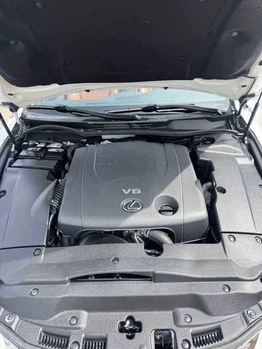 2013 Lexus IS 2nd Gen - Image 14 of 21