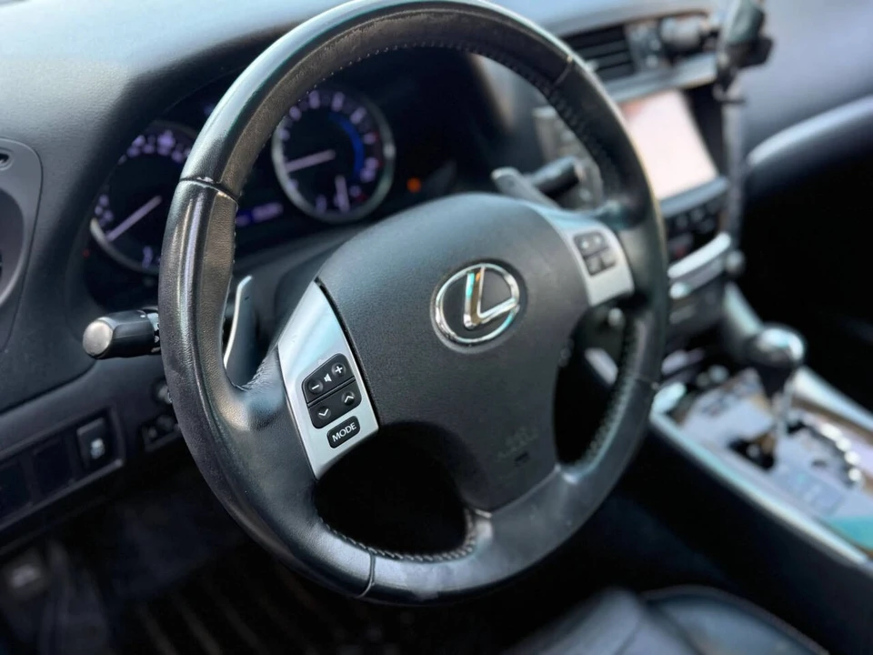 2013 Lexus IS 2nd Gen - Image 12 of 16