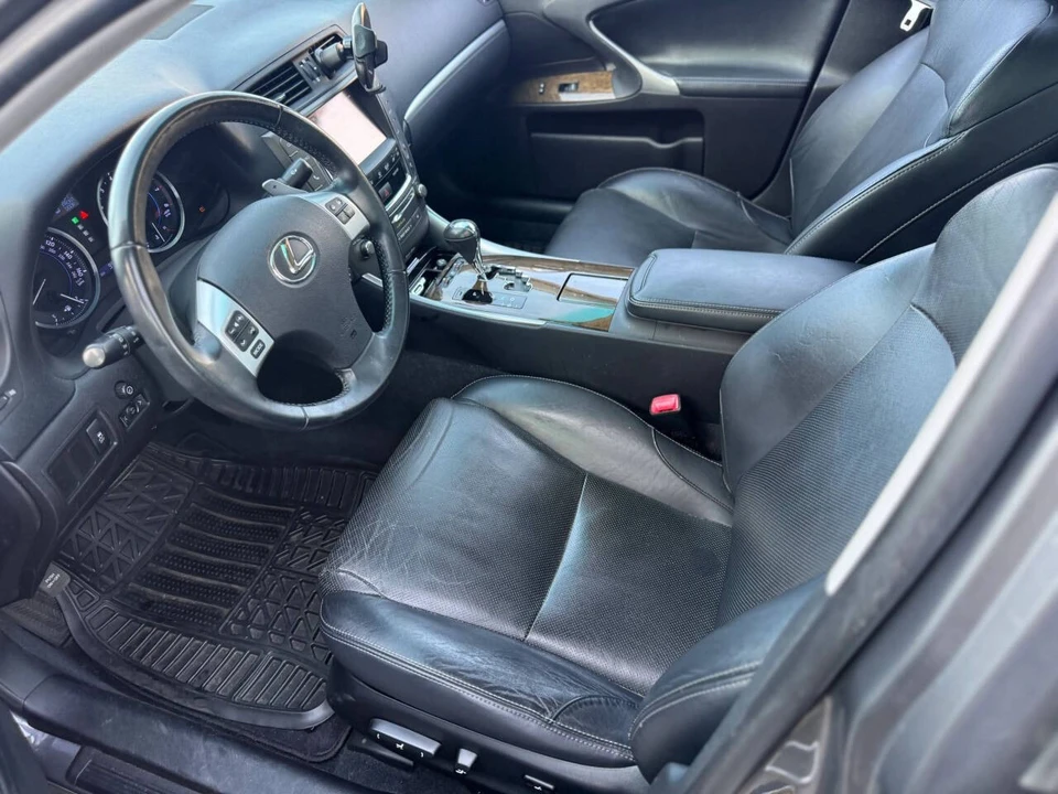 2013 Lexus IS 2nd Gen - Image 13 of 16
