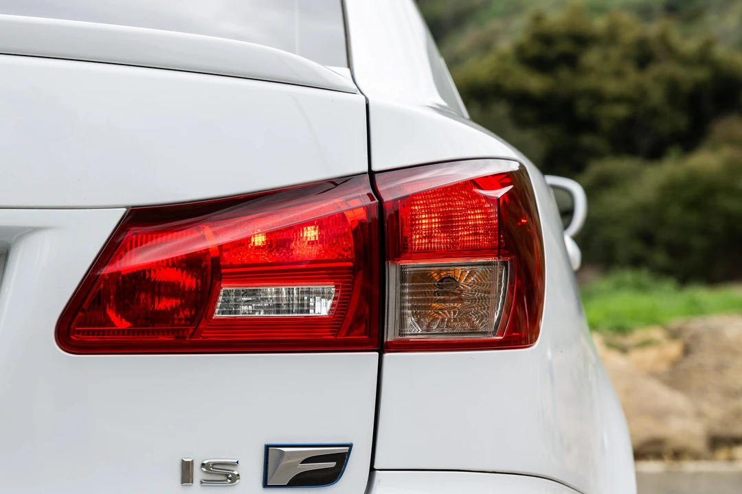 2013 Lexus IS F 2nd Gen - Image 27 of 31