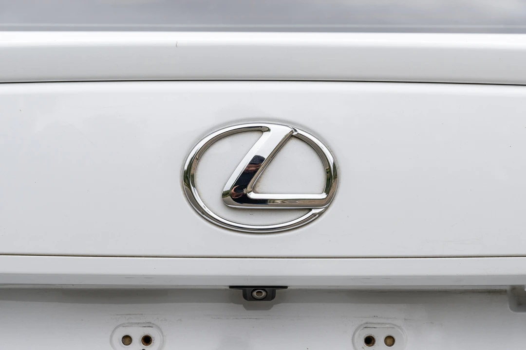2013 Lexus IS F 2nd Gen - Image 25 of 31