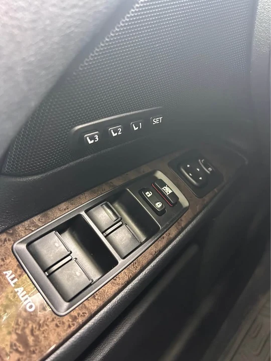2013 Lexus IS 2nd Gen - Image 12 of 13