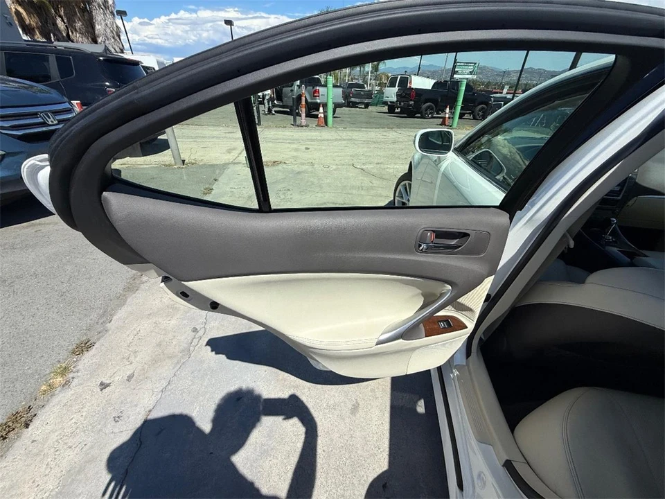 2013 Lexus IS 2nd Gen - Image 14 of 27