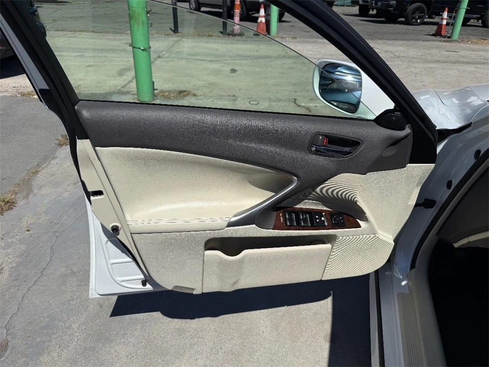 2013 Lexus IS 2nd Gen - Image 11 of 27