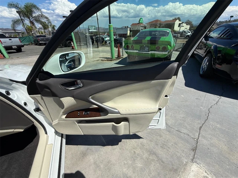 2013 Lexus IS 2nd Gen - Image 18 of 27