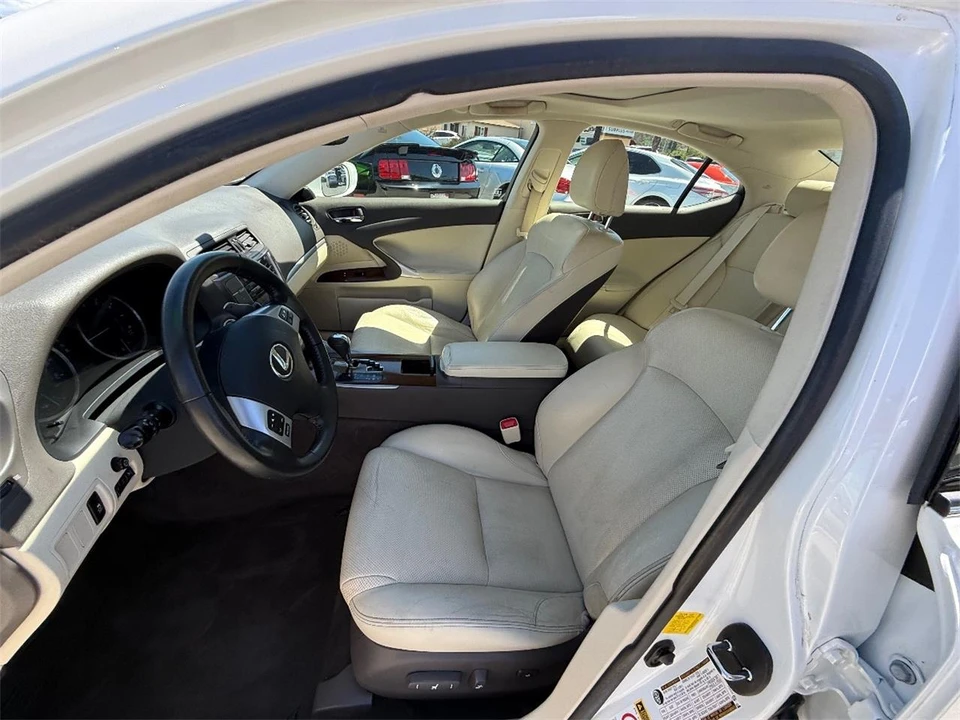 2013 Lexus IS 2nd Gen - Image 15 of 27