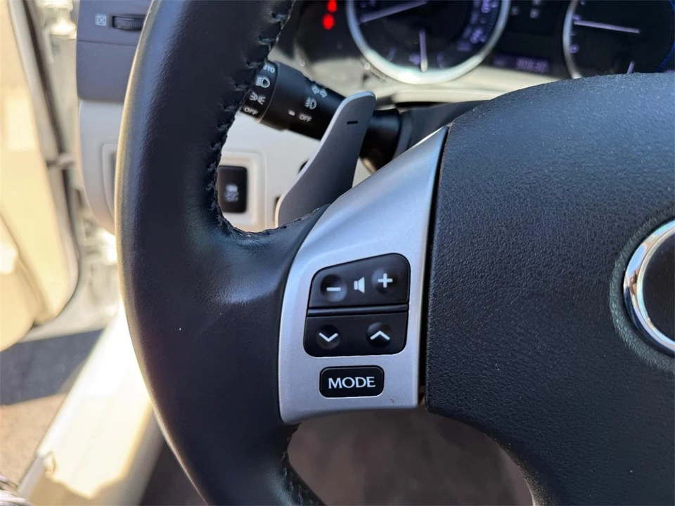 2013 Lexus IS 2nd Gen - Image 23 of 27