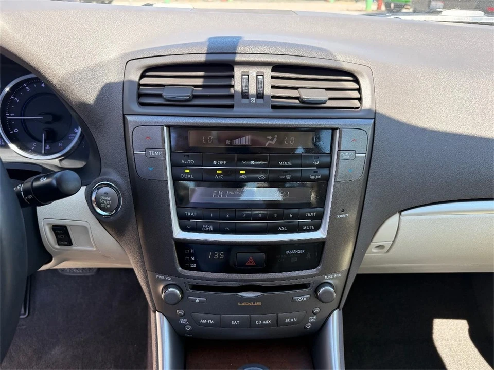 2013 Lexus IS 2nd Gen - Image 26 of 27