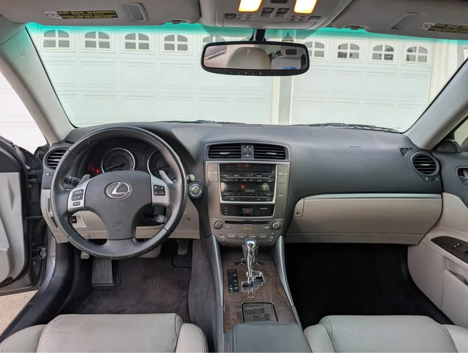 2013 Lexus IS 3rd Gen - Image 5 of 10