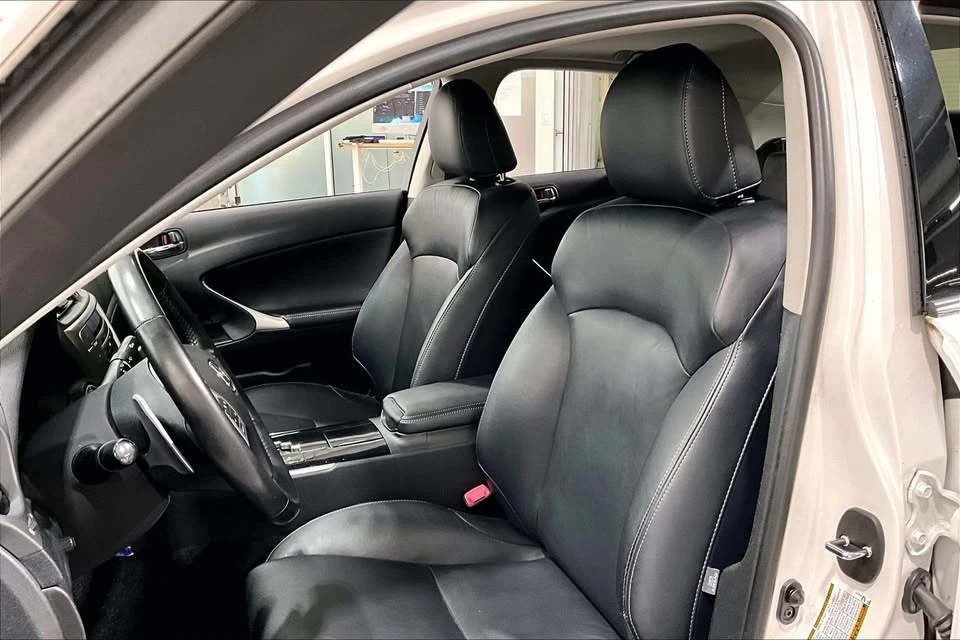 2013 Lexus IS 2nd Gen - Image 4 of 10