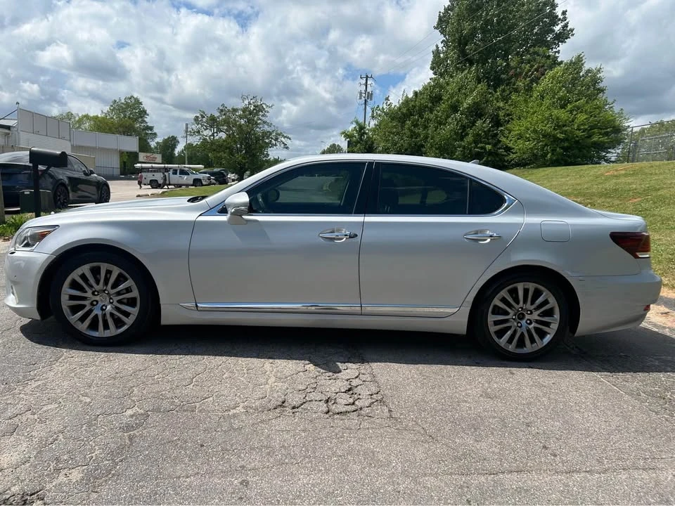 2013 Lexus LS 4th Gen - Image 7 of 11