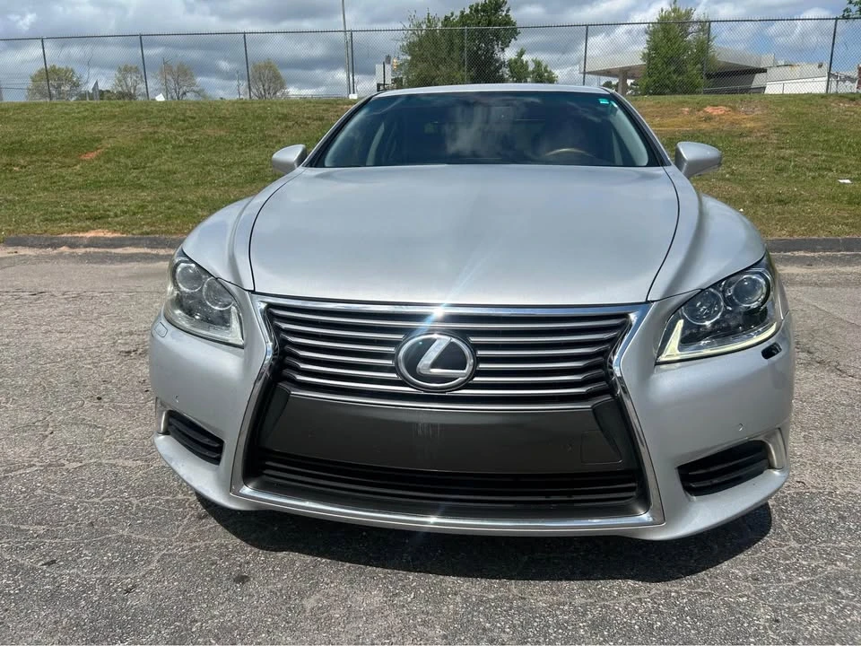 2013 Lexus LS 4th Gen - Image 3 of 11