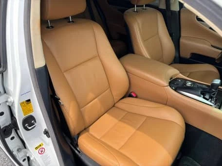 2013 Lexus LS 4th Gen - Image 3 of 6