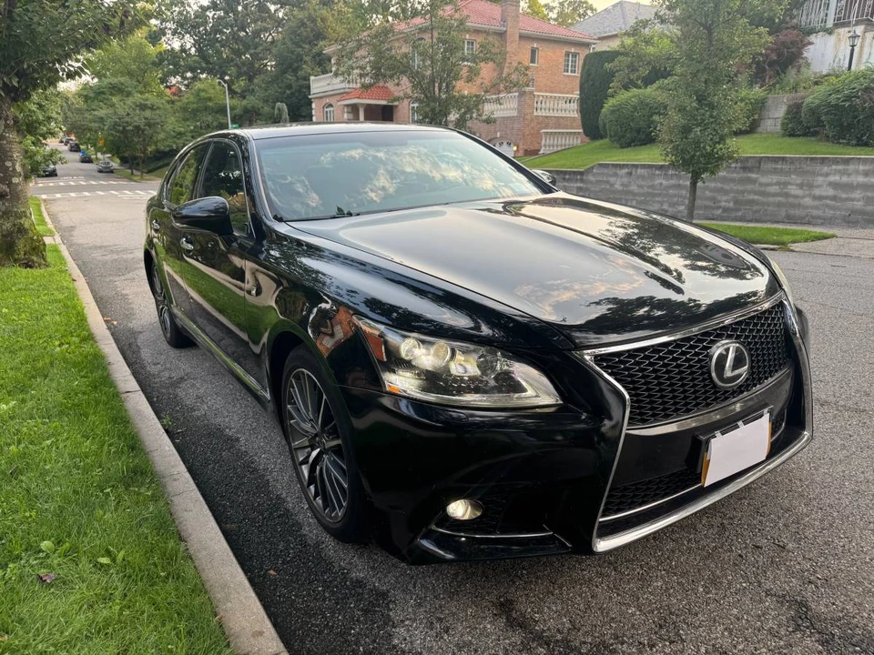2013 Lexus LS 4th Gen - Image 2 of 18