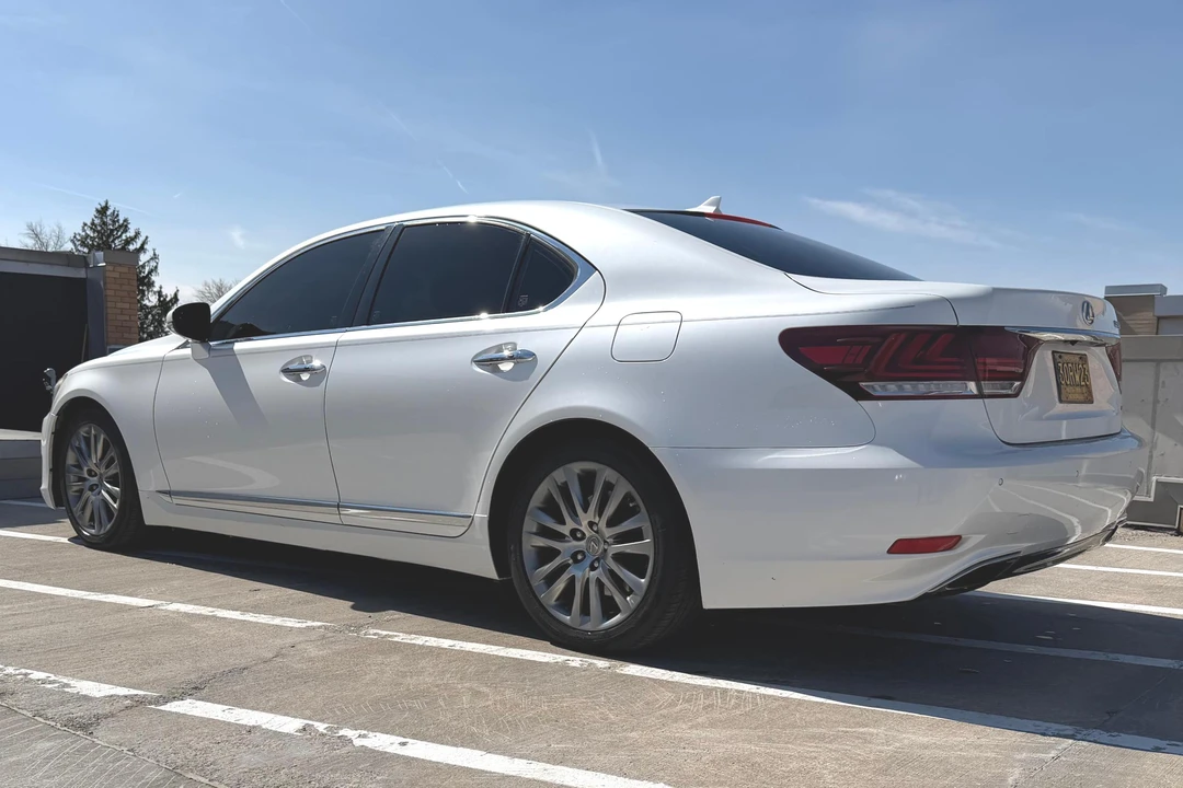 2013 Lexus LS 4th Gen - Image 4 of 31