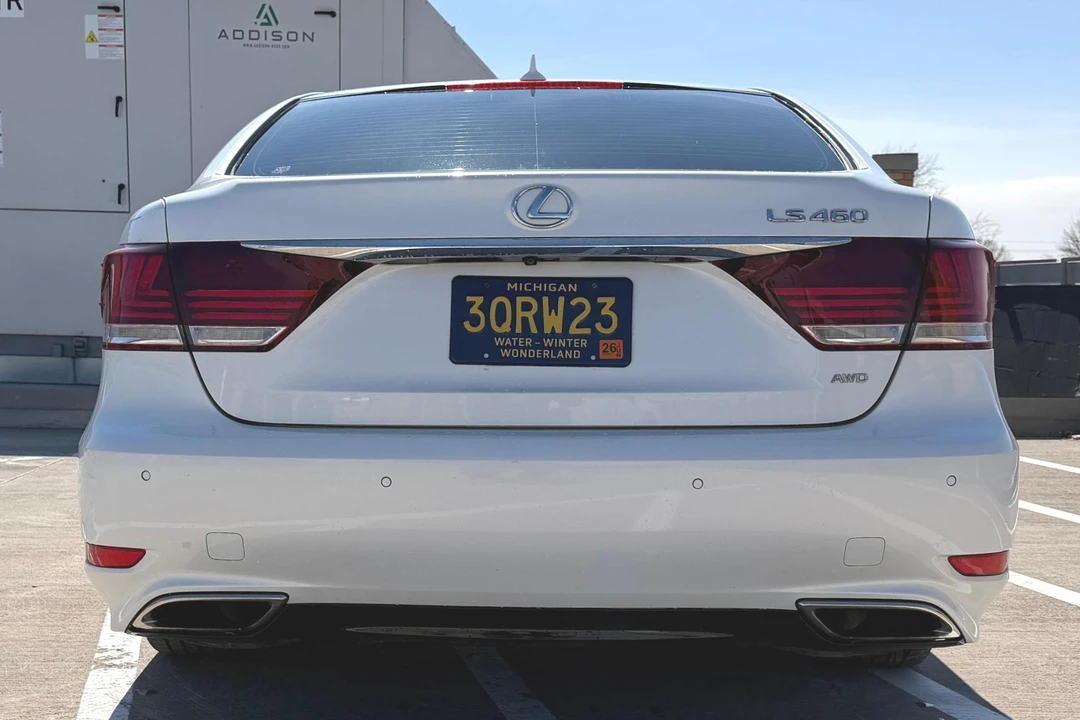 2013 Lexus LS 4th Gen - Image 5 of 31